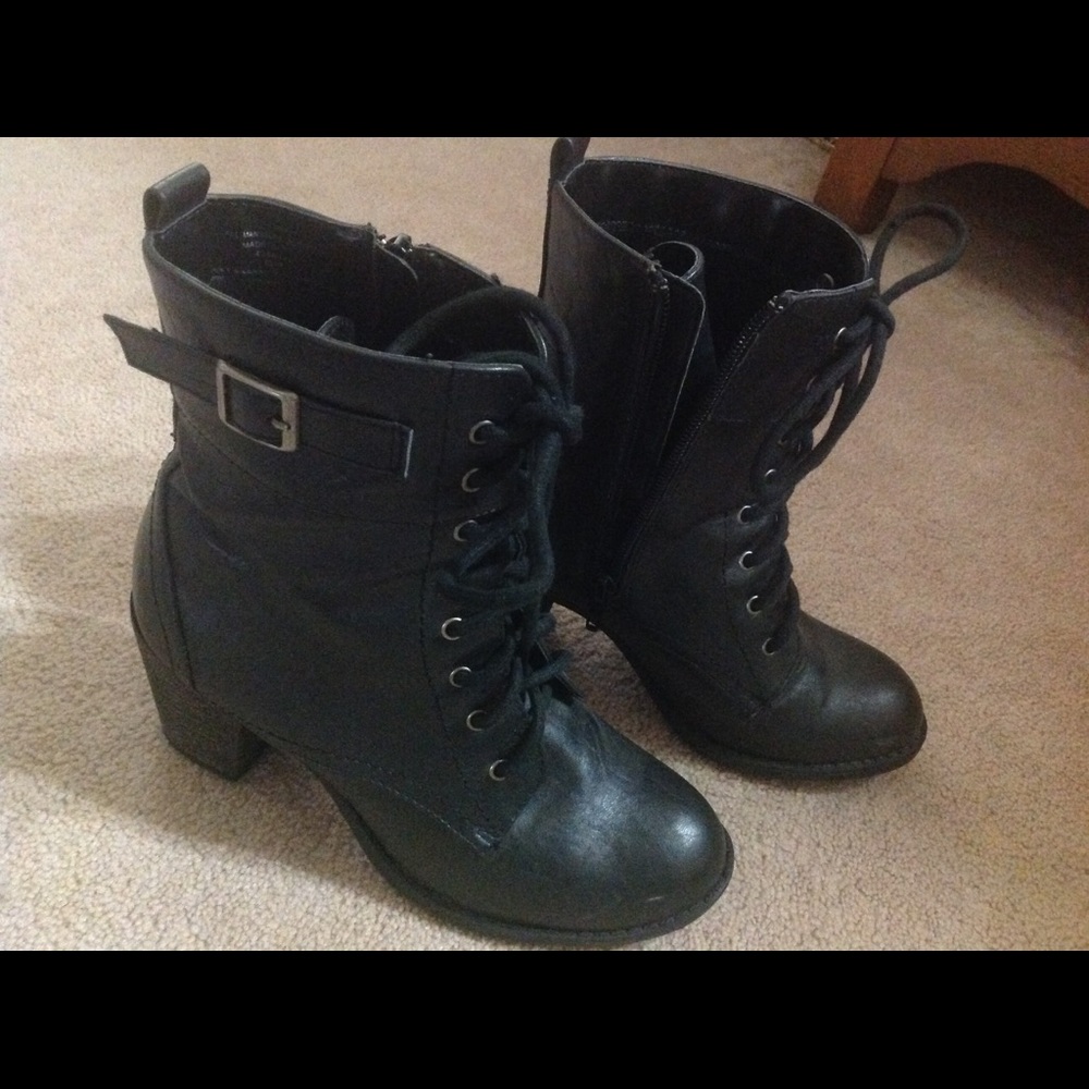 Short boots